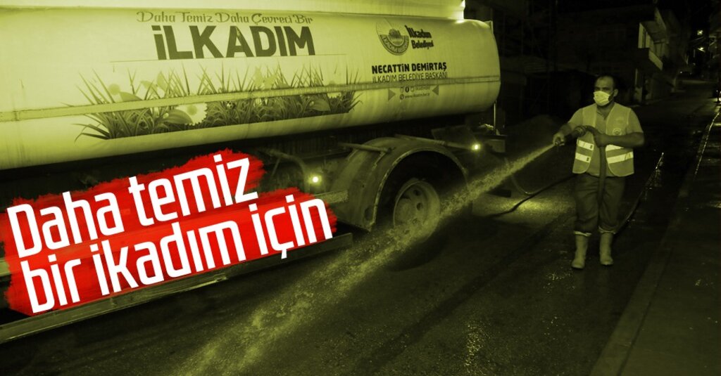 Gece 22.00–03.00 Arası Yoğun Mesai: İlkadım’da Yollar Tazyikli Su ile Yıkanıyor