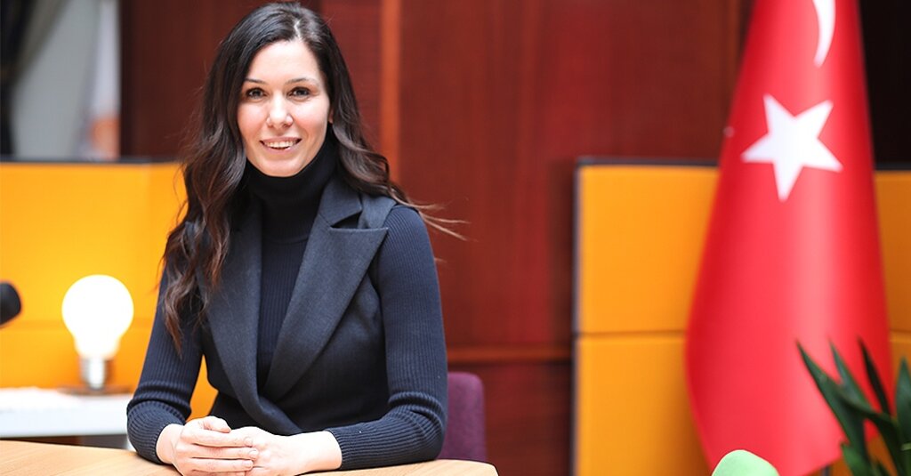 Çiğdem Karaaslan Yeni Yılda Salgınla Mücadele Ve Milli Dayanışmaya Dikkat Çekti