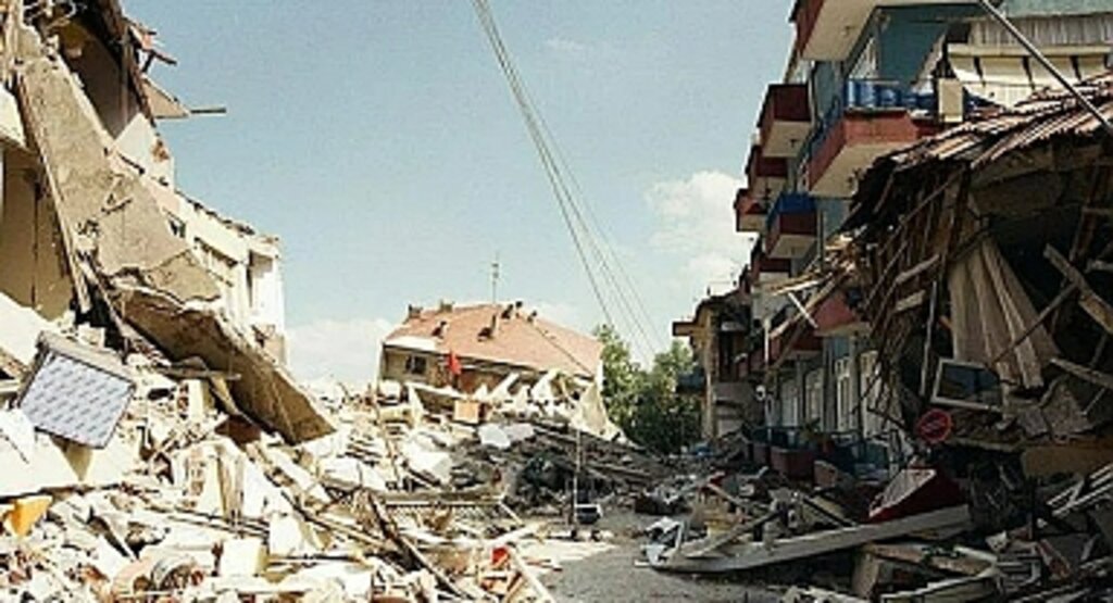 1999 Gölcük depremi kaç şiddetindeydi?