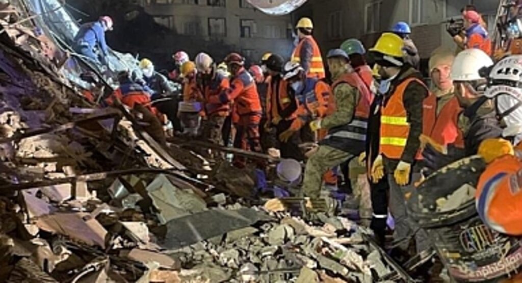 Depremde ölü sayısı kaç oldu? Deprem kaç kişi öldü ve yaralandı, kaç bina yıkıldı?