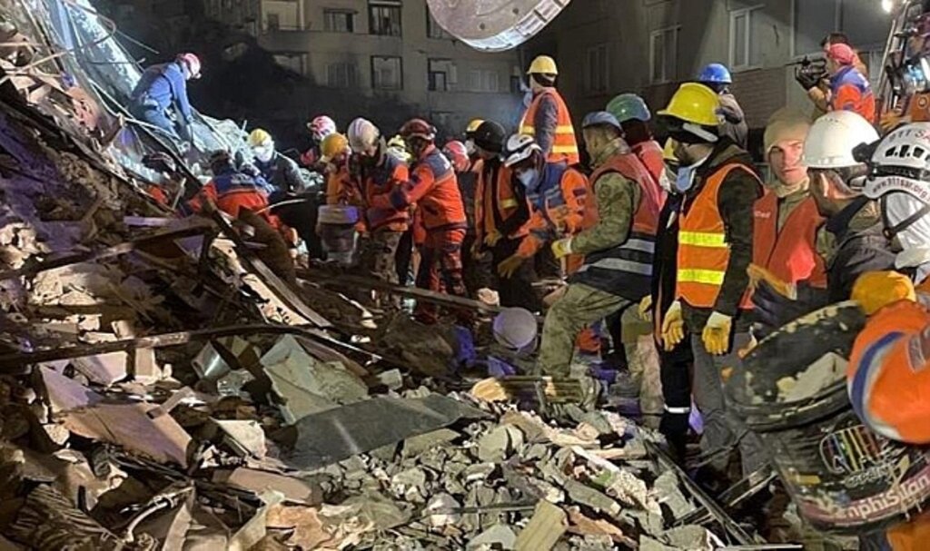 Depremde ölü sayısı kaç oldu? Deprem kaç kişi öldü ve yaralandı, kaç bina yıkıldı?