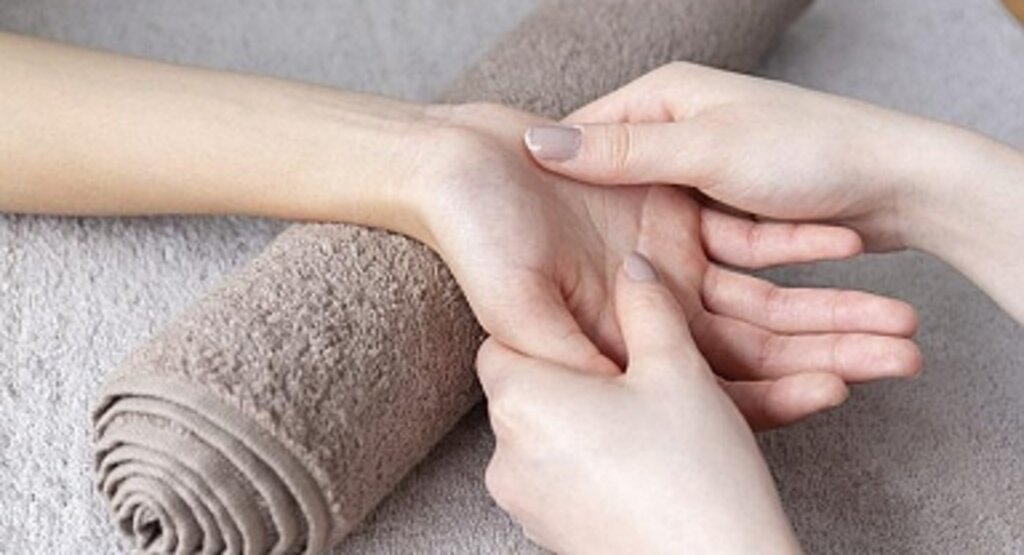 Refleksoloji Nedir, Nasıl Yapılır? El ve Ayaklardaki Şifa Noktalarının Gizemi