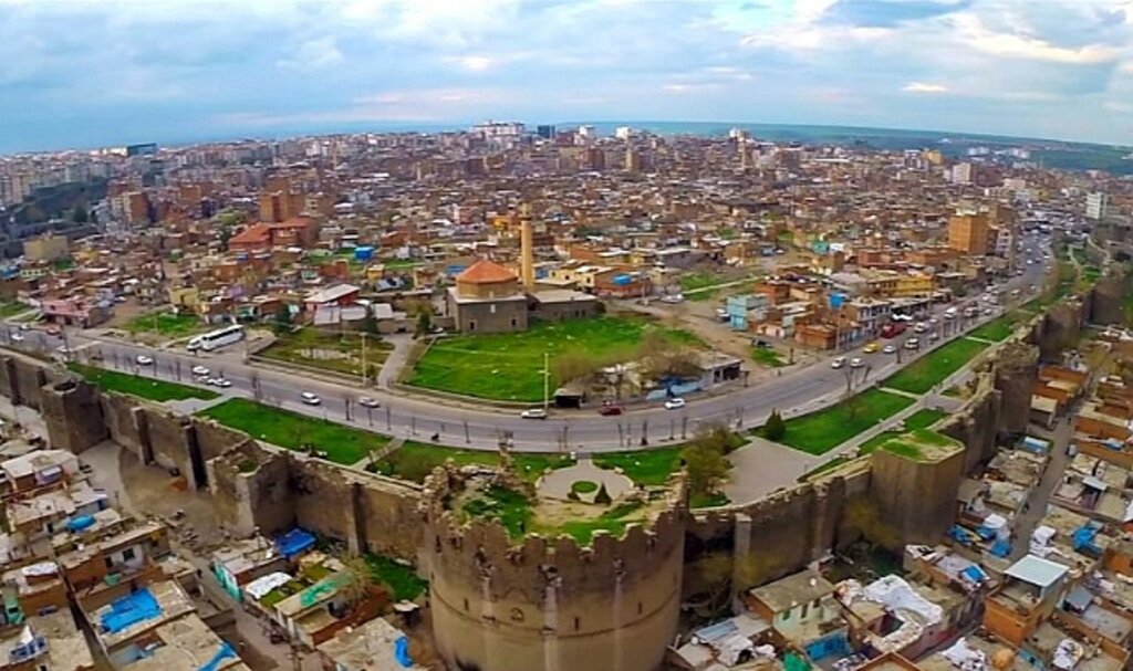 Sur Nerede ve Hangi İle Bağlı? Diyarbakır Sur İlçesi Nüfusu ve Tarihçesi