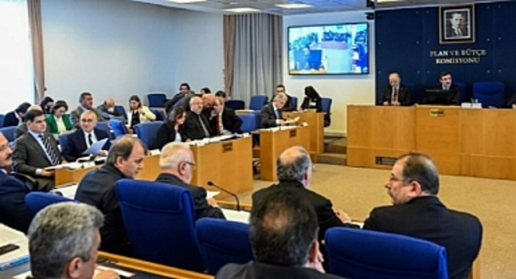 Emekli Maaşlarıyla İlgili Teklif Komisyondan Geçti