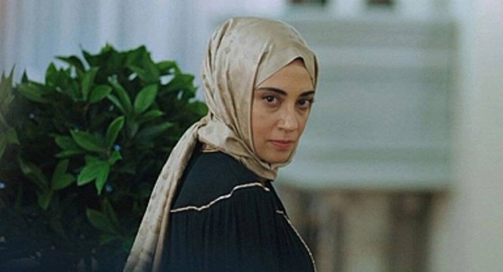 Kızılcık Şerbeti canlı izle! Show TV Kızılcık Şerbeti 20. bölüm canlı izle! Kızılcık Şerbeti son bölümde neler oldu? Show TV 24 Mart canlı izle!