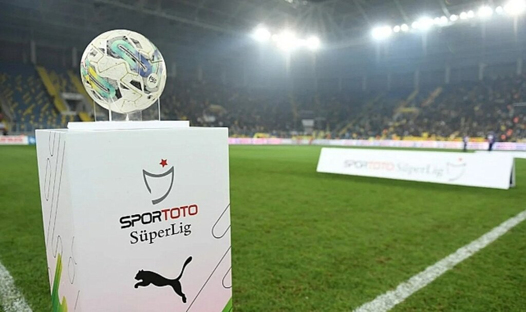 Süper Lig Maçları Şifresiz mi? Bakan Kasapoğlu’ndan İki Haftalık Ücretsiz Yayın Açıklaması