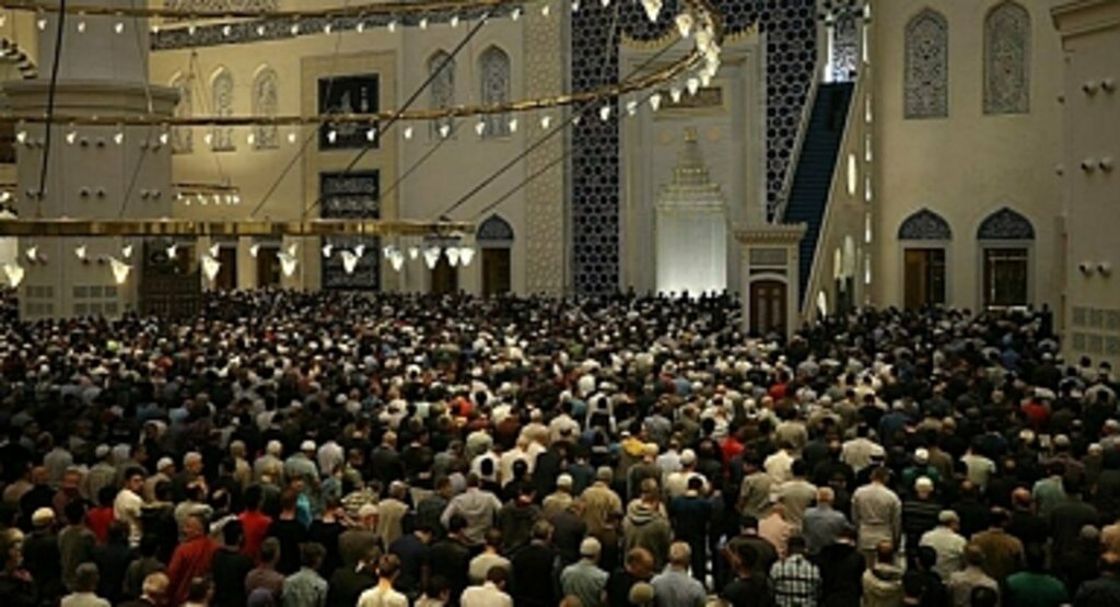 Teravih hangi gün başlıyor? Teravih namazı hükmü ve mahiyeti nedir, kılınışı nasıldır?