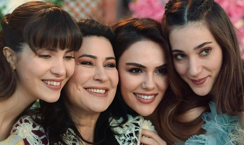 Üç Kız Kardeş Canlı izle Üç Kız Kardeş 43. bölüm izle! 28 Mart Üç Kız Kardeş yeni bölüm izle!