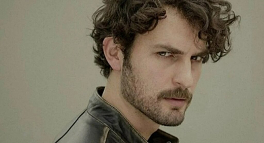 Yüz Yıllık Mucize Kemal- Ali Tahir kimdir? Birkan Sokullu nereli, kaç yaşında?