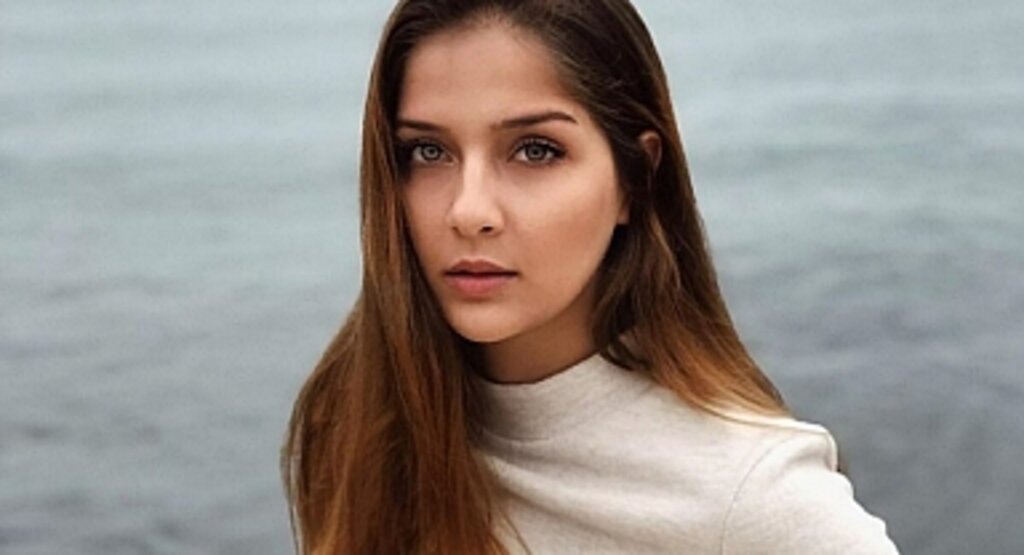 Yüz Yıllık Mucize Miray kimdir? Ecem Çalhan nereli, kaç yaşında?