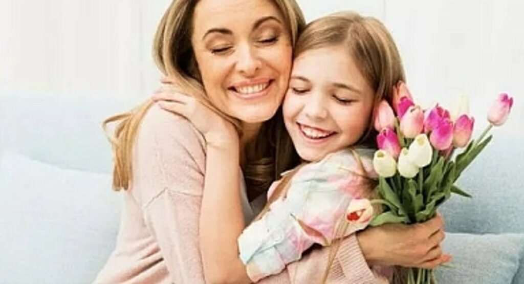 En Güzel Anneler Günü Mesajı Ve Sözleri: Hediye Notları Ve Whatsapp İçin Anlamlı, Kısa, Duygusal, En Güzel, Eşe, Anneler Günü Mesajları Alternatifleri