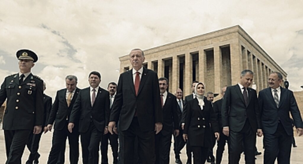 Cumhurbaşkanı Erdoğan Yeni Kabineyle Anıtkabir’de: Türkiye Yüzyılı’nın İnşası İçin Yola Çıkıyoruz