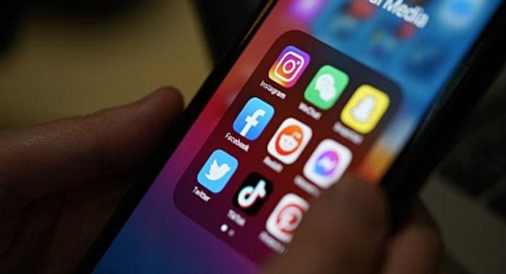 Instagram Notlar'a Müzik Ve Çeviri Desteği Geldi: Msn Nostaljisi Geri Dönüyor!