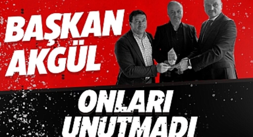 Salıpazarı’nda Emekli Öğretmenlere Vefa: Başkan Akgül'den Duygusal Veda ve Plaket Töreni