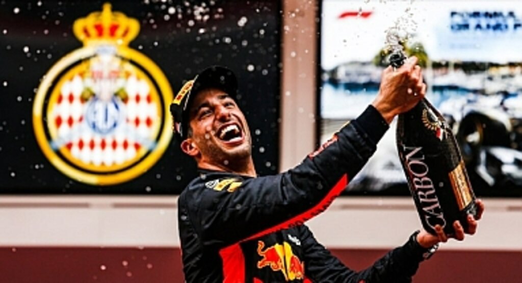 Daniel Ricciardo, AlphaTauri Koltuğuna Geri Dönüyor! Nyck de Vries'in Yerine Geçecek