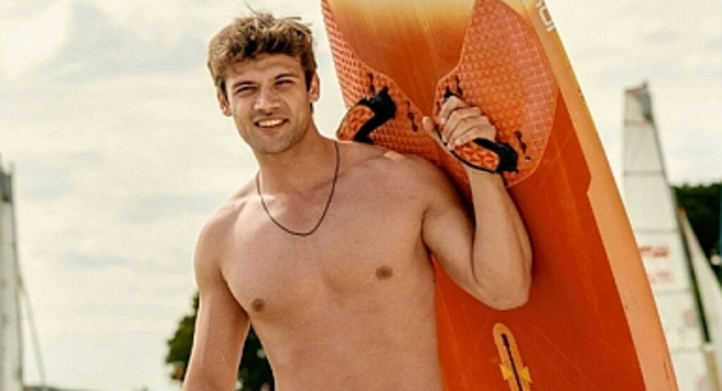 Dönence Dizisi Özgür kimdir? Dönence Dizisi Özgür gerçek adı ne? Dönence Dizisi Özgür karakterini kim canlandırıyor?