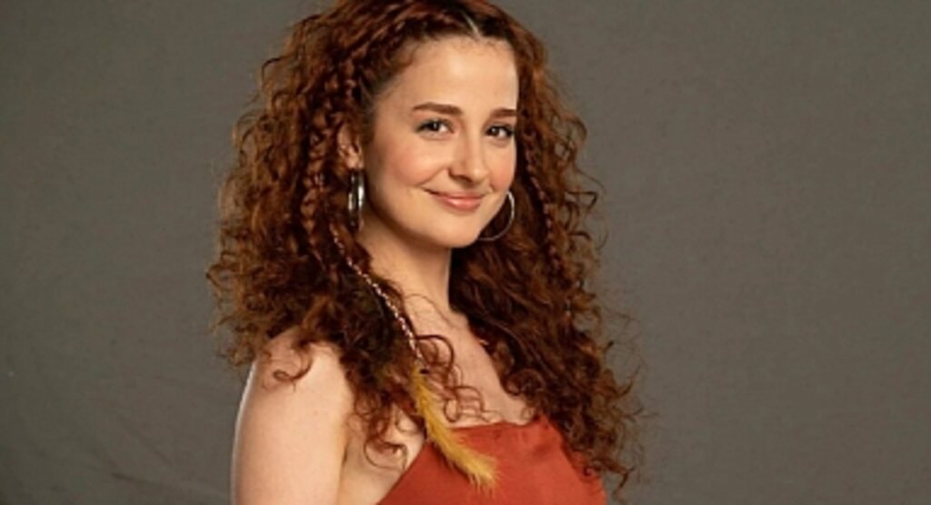 Dönence Dizisi Sera kimdir? Dönence Dizisi Sera gerçek adı ne? Dönence Dizisi Sera karakterini kim canlandırıyor?