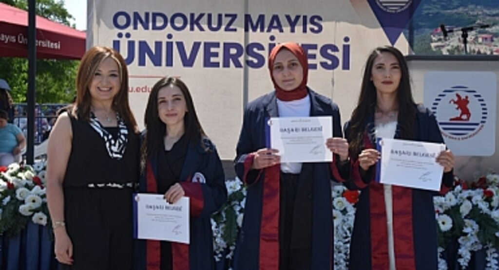 Ondokuz Mayıs Üniversitesi (OMÜ) Sağlık Hizmetleri MYO Mezuniyet Töreni Coşkuyla Gerçekleşti