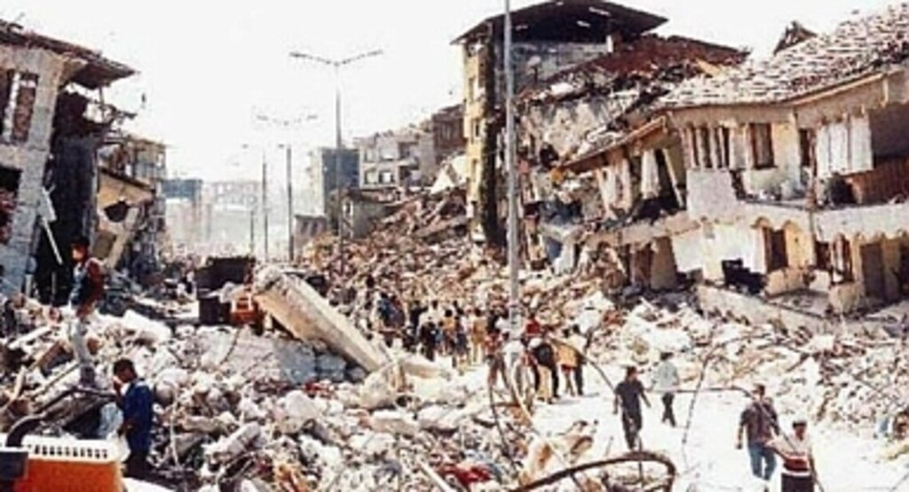 Unutulmaz Felaketin 24. Yılı: 17 Ağustos 1999 Gölcük Depremi ve Türkiye'nin Derin İzleri