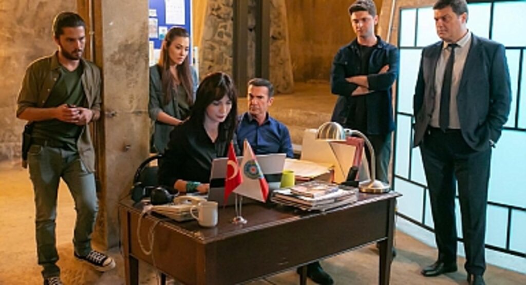 Arka Sokaklar canlı izle! Kanal D Arka Sokaklar 641. bölüm canlı izle! Arka Sokaklar son bölümde neler oldu? Kanal D 15 Eylül canlı izle!