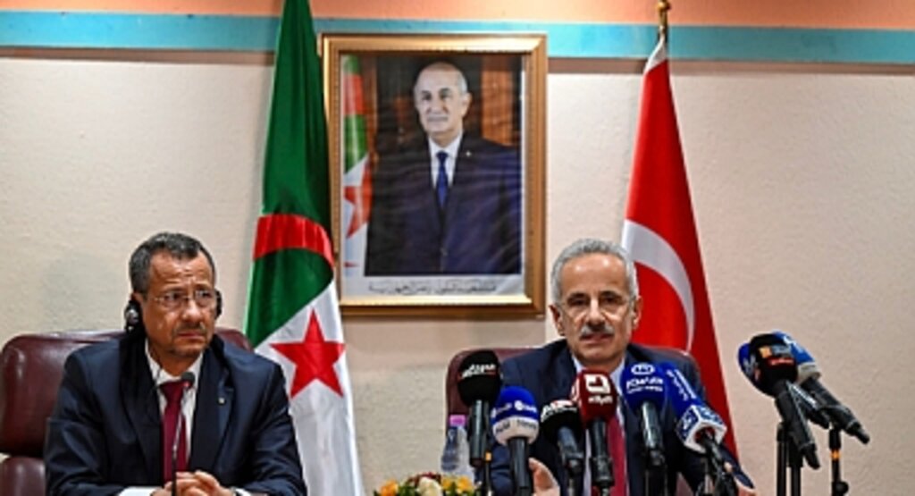 Bakan Uraloğlu Cezayir’de Türk ve Cezayirli İş İnsanlarıyla Buluştu