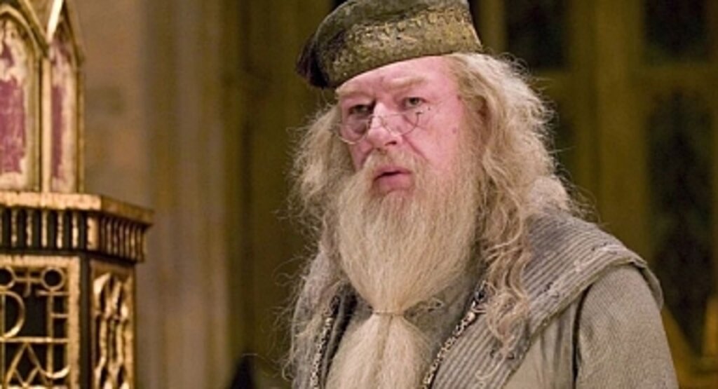 Harry Potter'un Dumbledore'ı Michael Gambon Hayatını Kaybetti: Büyülü Dünyada Büyük Kayıp