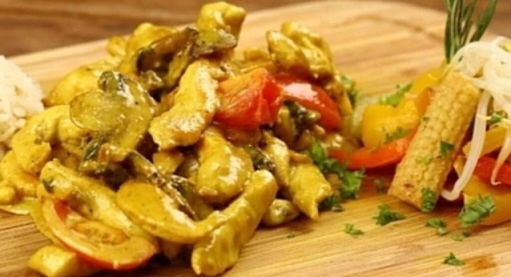 MasterChef Türkiye'de Tadına Doyulmaz Köri Soslu Tavuk!