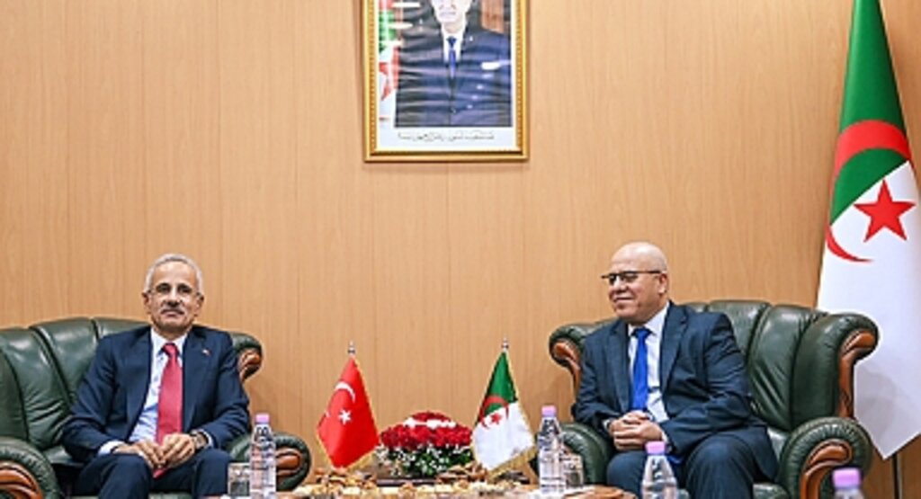 Bakan Uraloğlu, Türkiye-Cezayir Taşımacılık İşbirliğini Geliştirmek İçin Temaslarda Bulundu