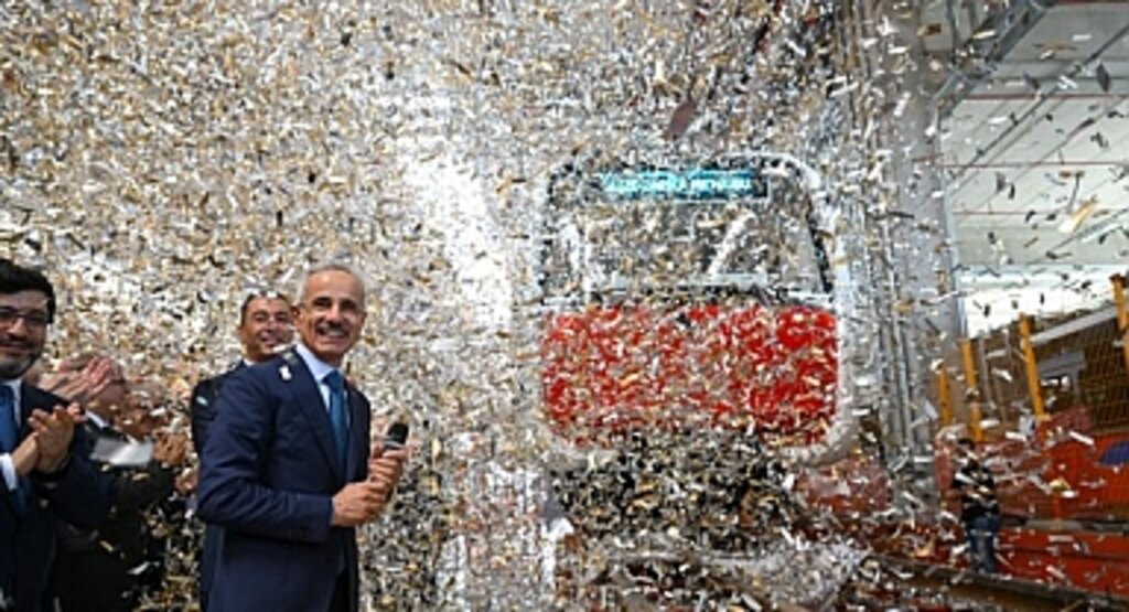 Bakan Uraloğlu: Yerli ve Milli Sürücüsüz Metro Aracı Türkiye’nin Teknoloji Gücünü Gösteriyor