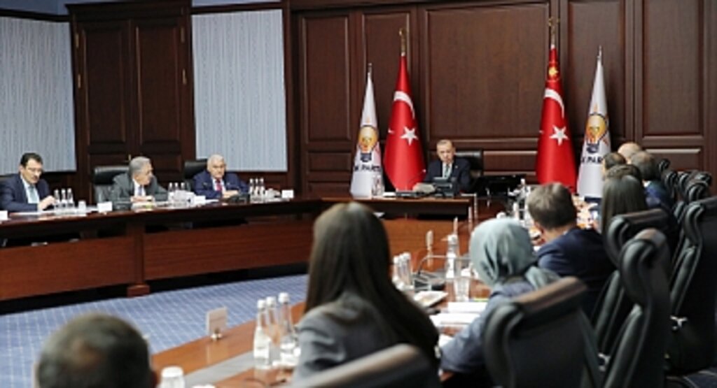 AK Parti'nin Merkez Karar ve Yönetim Kurulu (MKYK) Üyeleri Açıklandı: İşte 75 Kişilik Tam Liste