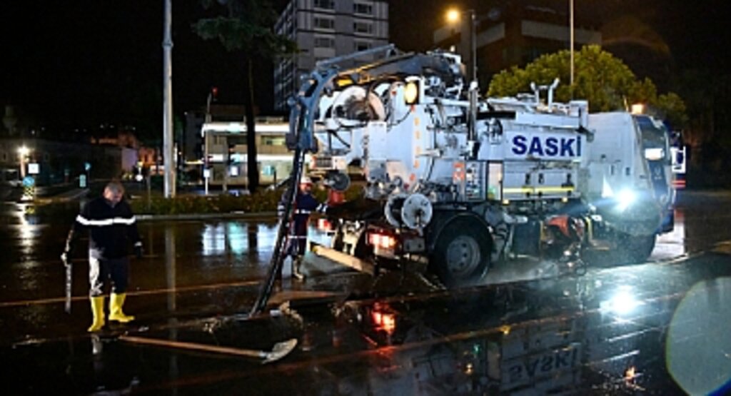 Büyükşehir Belediyesi Hızlı Müdahaleyle Şiddetli Yağışların Etkilerini Azalttı