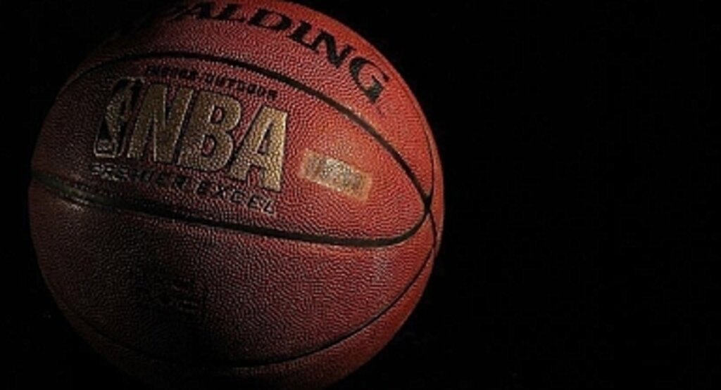 NBA 2023-2024 Sezonu Başlıyor: Denver Nuggets, Şampiyonluk Yüzükleri İçin Sahada