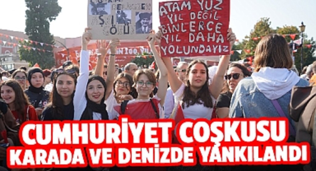 Samsun'da Denizde Bayrak Şöleni: Cumhuriyet Coşkusu Karada ve Denizde Yankılandı