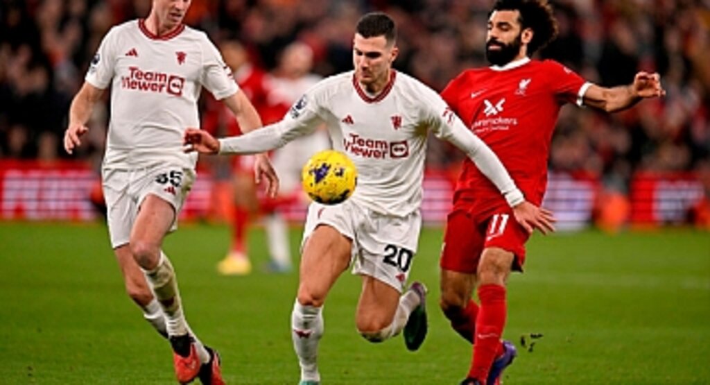 Liverpool ve Manchester United Arasında Golsüz Beraberlik: Liverpool'un Liderliği Tehlikeye Girdi