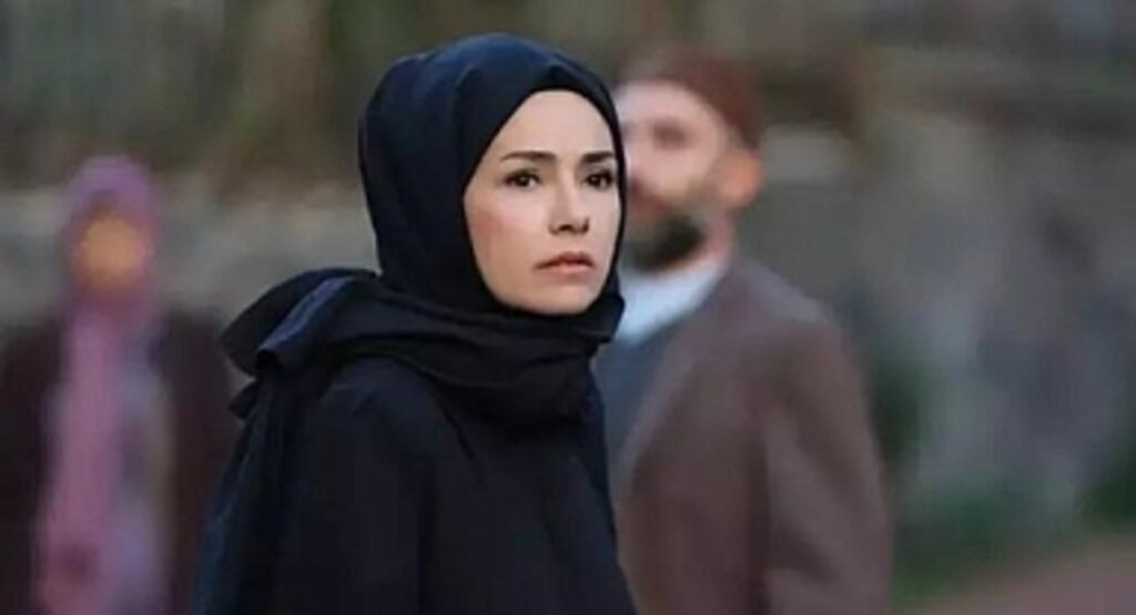 Özgü Namal, Kızıl Goncalar İçin Tesettüre Girdi ve Alacağı Ücret Sosyal Medyayı Salladı!