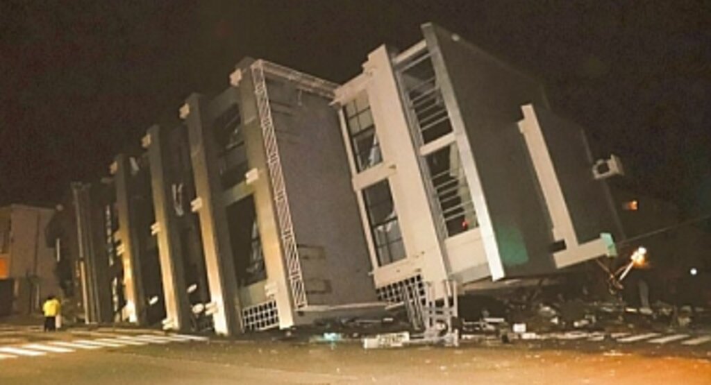 Japonya'yı Sarsan Büyük Deprem ve Tsunami Tehdidi: Ishikawa'da 7,6 Büyüklüğünde Sarsıntı Sonrası Acil Durum İlan Edildi