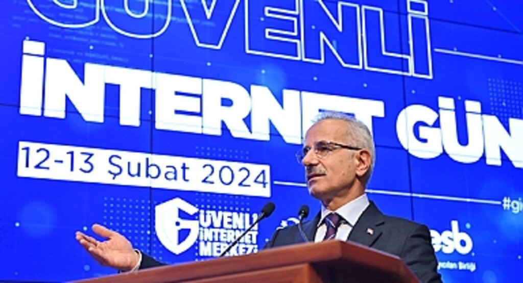 Bakan Uraloğlu: Güvenli İnternet Günü'nde Çocukları Dijital Tehditlere Karşı Koruyalım