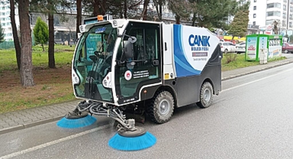 Canik Belediyesi, Güçlü Filosuyla Temizlik Hizmetine Hız Kesmeden Devam Ediyor