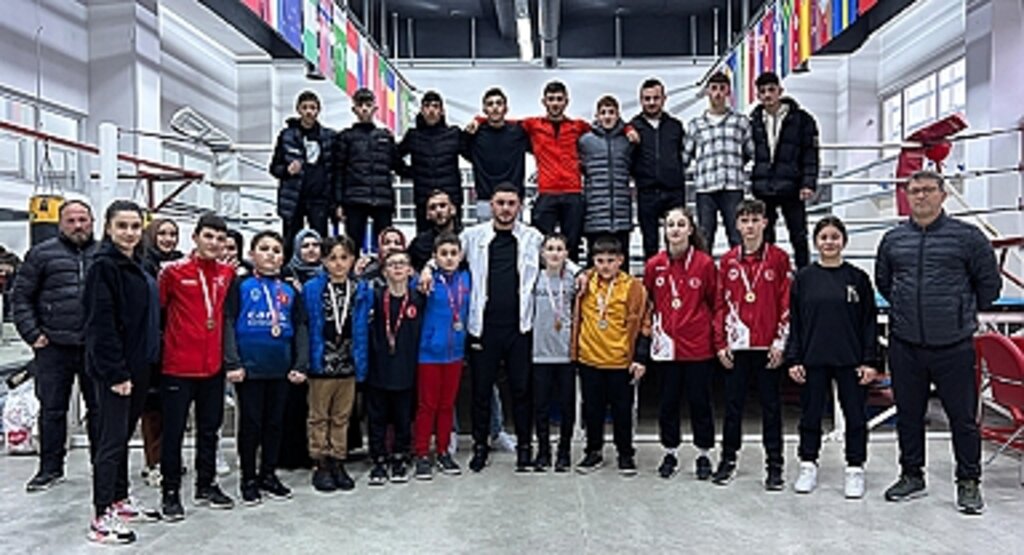 Canik Belediyespor Sporcuları Muaythai İl Şampiyonası’nda Madalya Kazandı