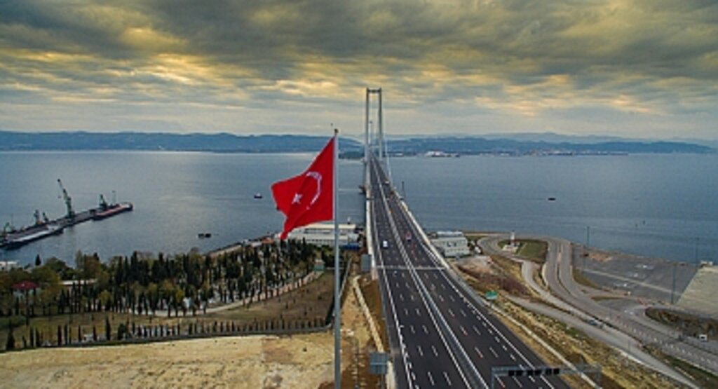 Osmangazi Köprüsü'nde Rekor Kırıldı: 117.537 Araç Geçiş Yaptı