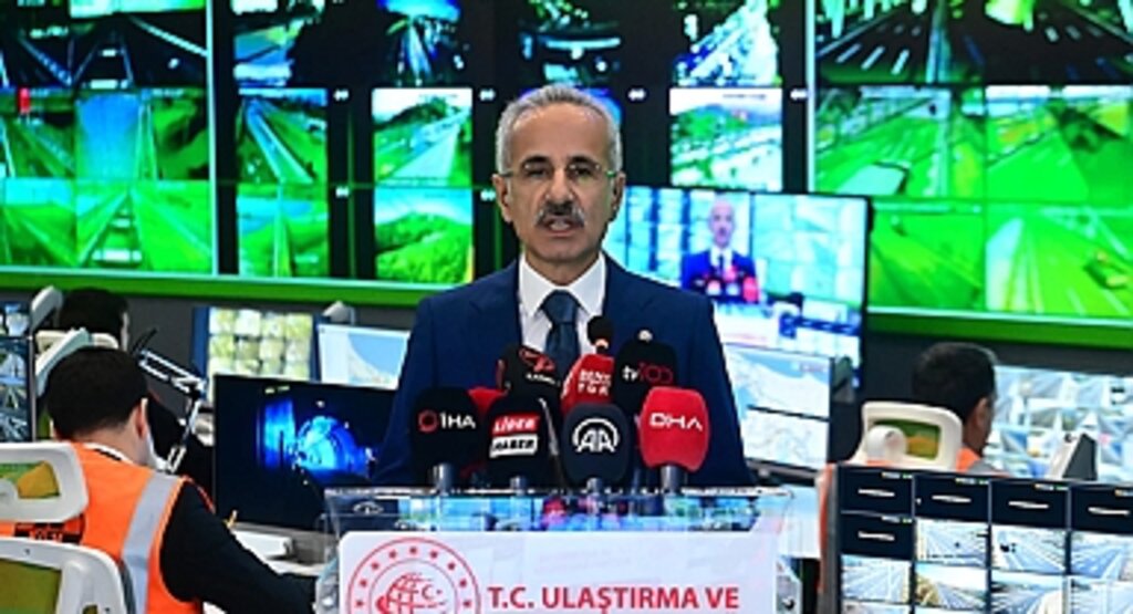 Türkiye’nin Yollarında Akıllı Dönem: Bakan Uraloğlu Yerli Yazılım ve Otonom Teknolojileri Duyurdu