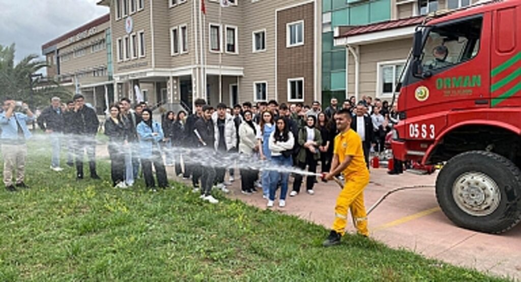 OMÜ Öğrencilerine Orman Yangınlarına Müdahale Eğitimi
