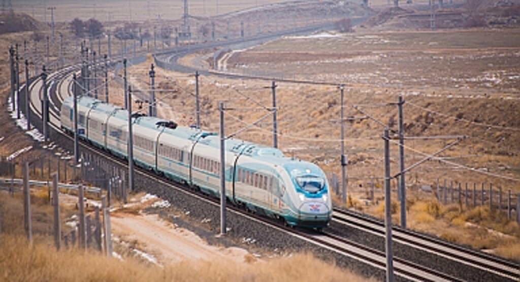 Bayramda Ulaşımda Büyük Kolaylık: Tren Seferleri Artırıldı, Şehir İçi Ulaşım Ücretsiz