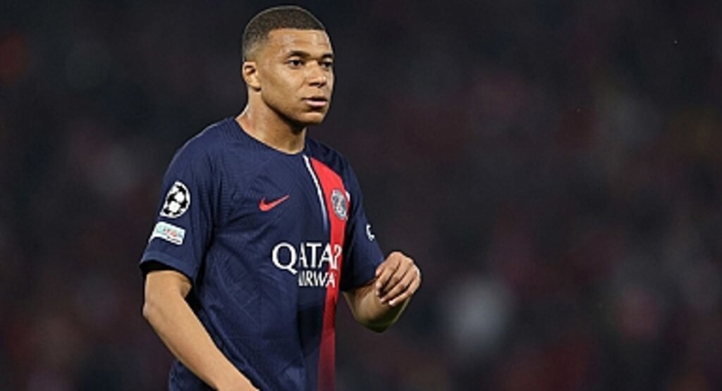 Real Madrıd’den Tarihi Hamle: Kylian Mbappe Resmen Eflatun-Beyazlı