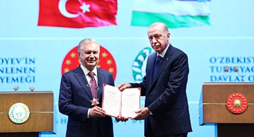 Erdoğan'dan Özbekistan Lideri Mirziyoyev'e Devlet Nişanı: Kardeşlik Bağlarımızın Güçlü Simgesi