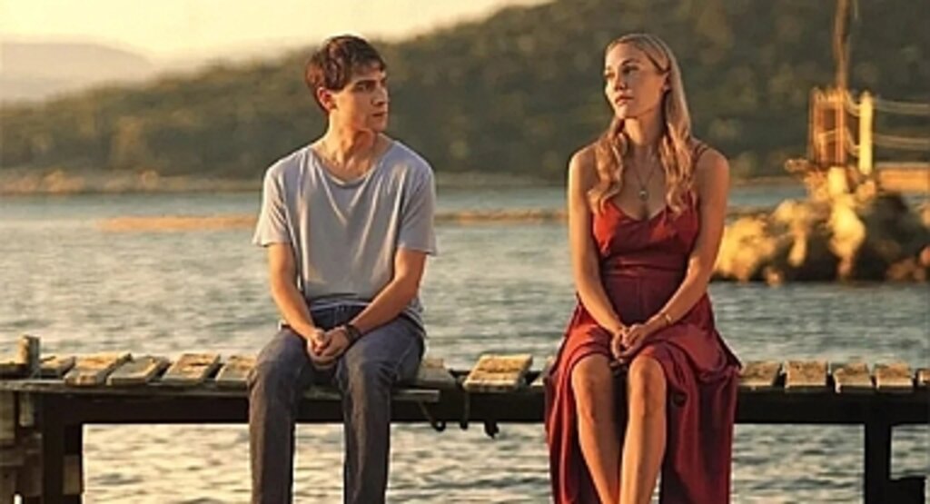 RU Dizisi Sosyal Medyada Fırtınalar Estiriyor: 38 Yaşındaki Kadın ile 18 Yaşındaki Gencin Yasak Aşkı Büyük Tepki Topladı!