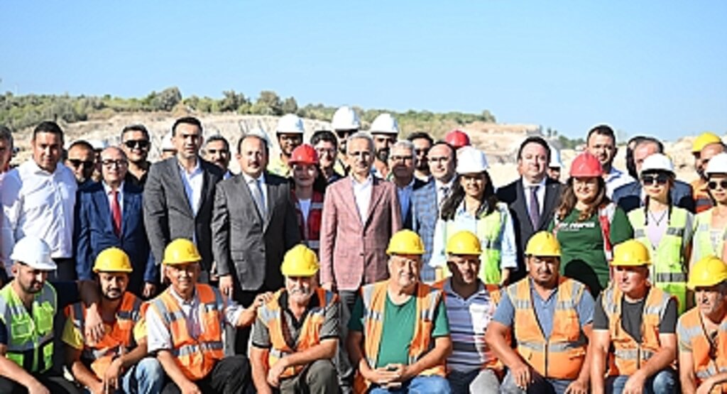 Çeşmeli-Kızkalesi Otoyolu Seyahat Süresini 18 Dakikaya Düşürecek