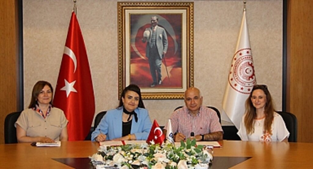 Büyükşehir Belediyesi'nden Örnek Proje: Arı Ürünleri Yetiştiriciliği Eğitimi