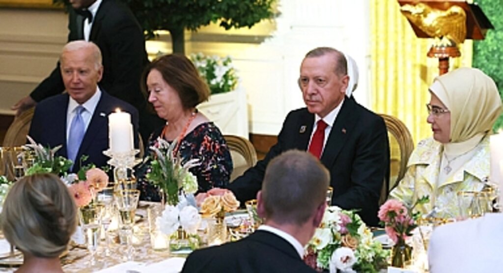 Cumhurbaşkanı Erdoğan ve Emine Erdoğan, Biden’ın Akşam Yemeğinde Buluştu