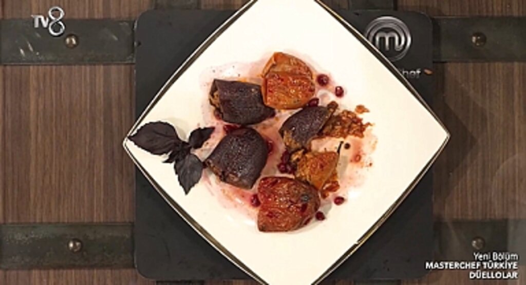 MasterChef Türkiye’de Ekşili Kuru Dolma Heyecanı: Gaziantep Mutfağının Efsane Lezzeti Şeflerden Tam Not Aldı!
